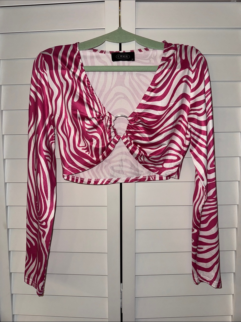 Cider Pink & White Zebra Ring-Front Long Sleeve Crop Top